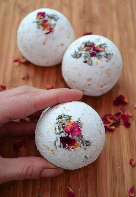DIY Natural Bath Bombs