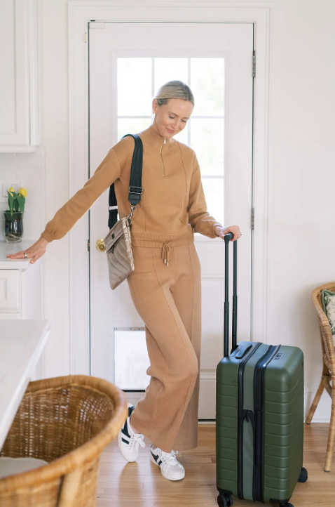 Comfortable Airport Outfit Ideas